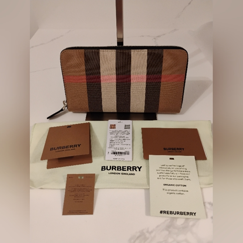 NWT Burberry Novacheck Ziparound Wallet w/SHW - Picture 10 of 11